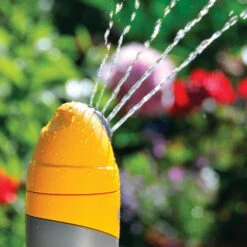 Hozelock Aquastorm 360 Sprinkler - 2332 -Growhaus Zone 2332 spray