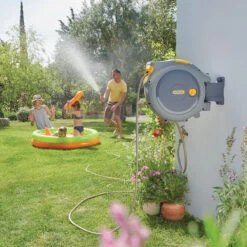 Hozelock Auto Reel 30m - 2403 -Growhaus Zone 2403 lifestyle