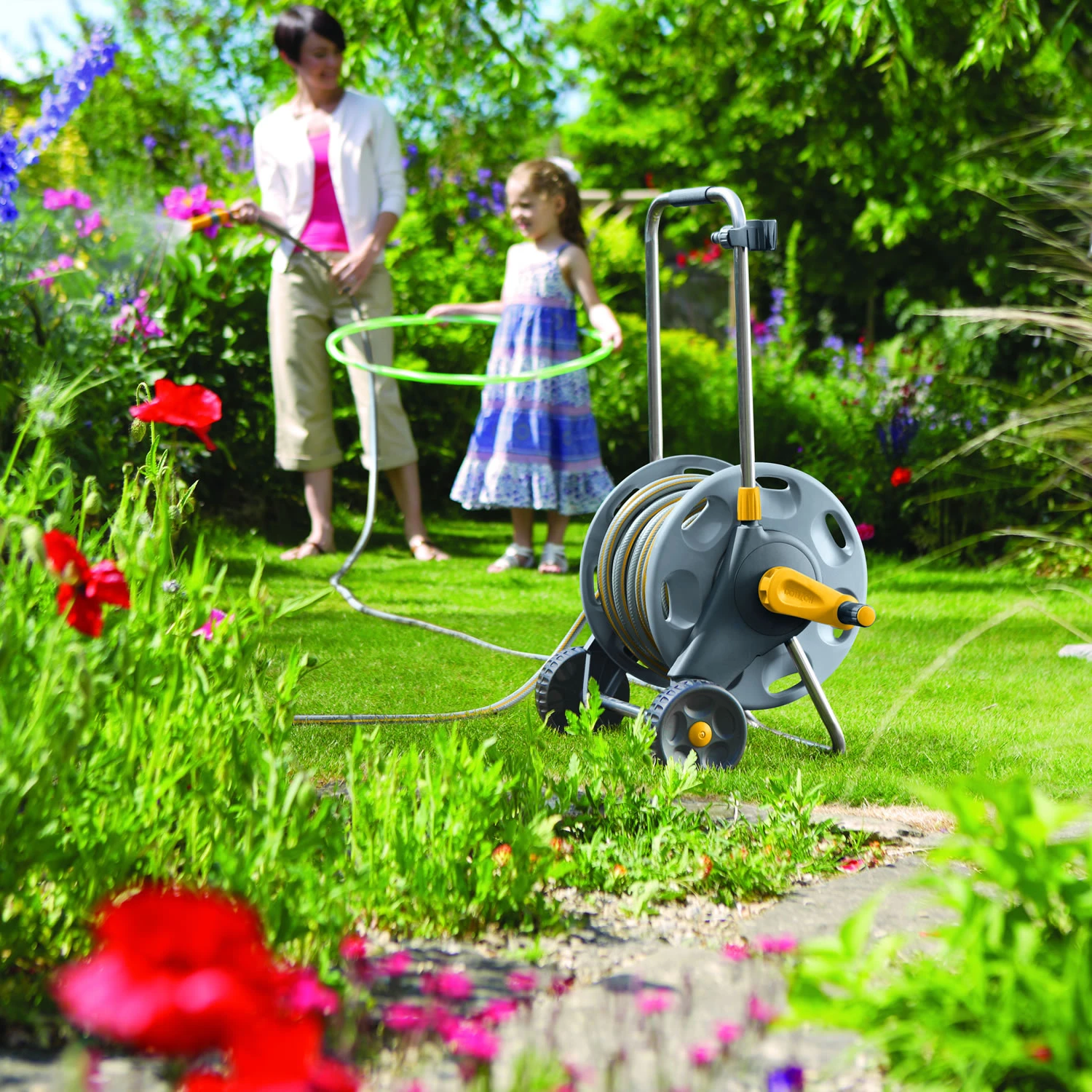 Hozelock 60m Hose Cart With 30m Hose - 2434 4 Hozelock 60m Hose Cart With 30m Hose - 2434 - Image 2