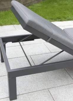 Kettler Elba Lounger In Anthracite / Charcoal -Growhaus Zone elba lounger close giant