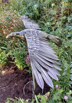Gliding Eagle Metal Bird Sculpture On Stand 9 Gliding Eagle Metal Bird Sculpture On Stand -Growhaus Zone l AN51 1
