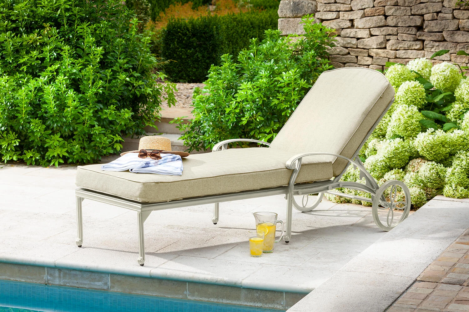 Hartman Amalfi Lounger With Cushion In Maize / Wheatgrass 3 Hartman Amalfi Lounger With Cushion In Maize / Wheatgrass