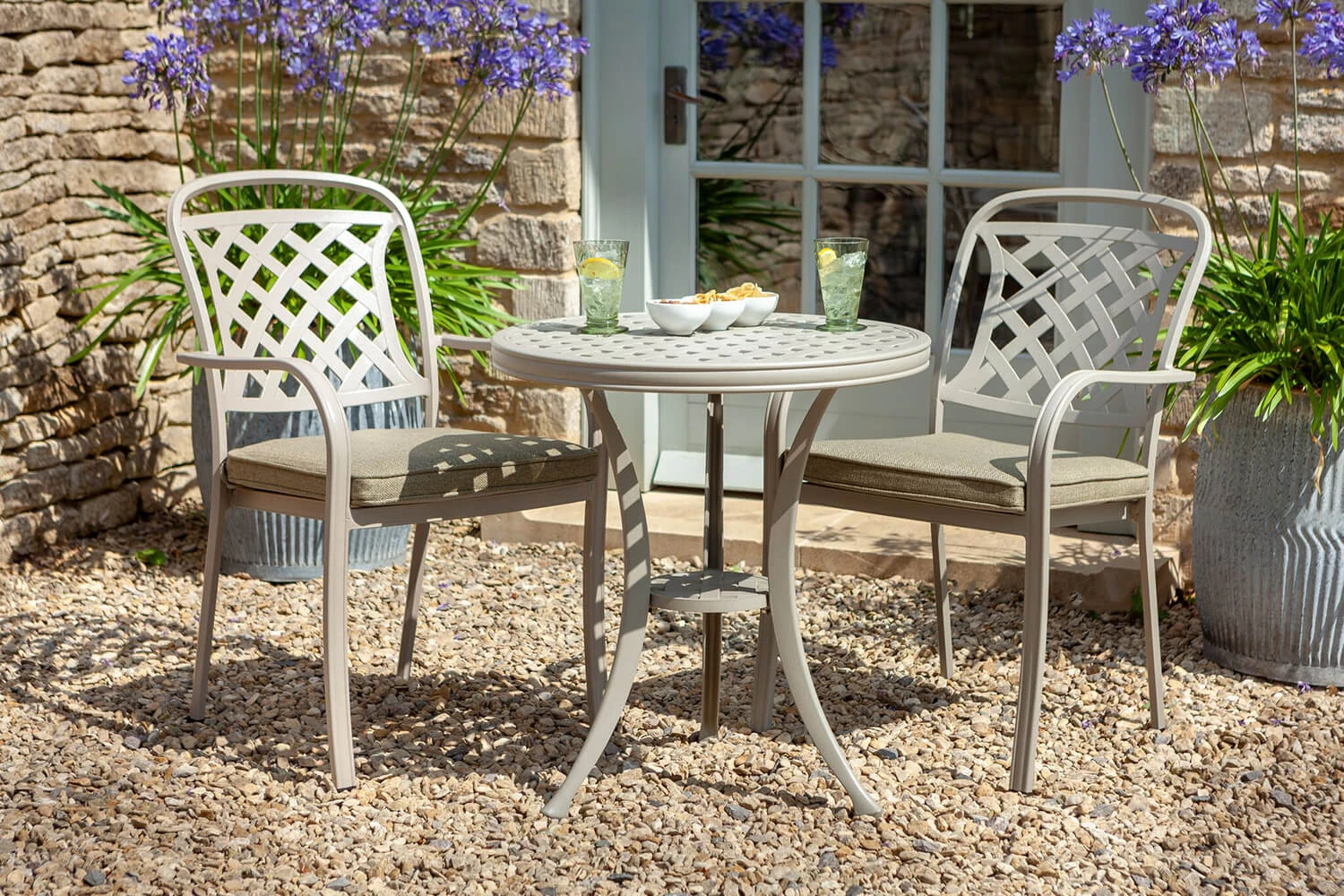 Hartman Berkeley Bistro Set In Maize / Wheatgrass 3 Hartman Berkeley Bistro Set In Maize / Wheatgrass