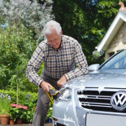 Hozelock Short Car Brush Plus - 2602 -Growhaus Zone l hozelock 2602 lifestyle